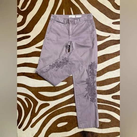 Anthropologie Relaxed Embroidered Chino Trousers in Lilac Size 25 - Picture 5 of 6